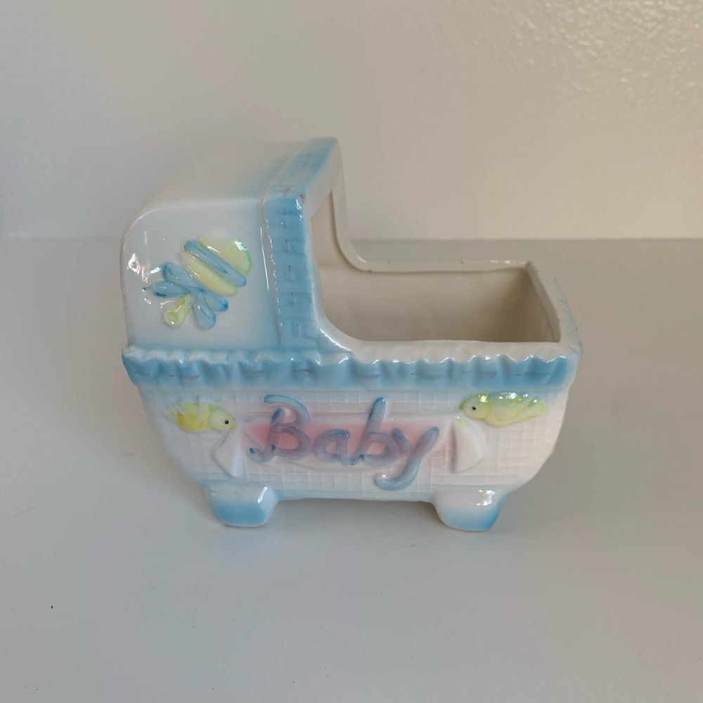 VTG My-Neil Baby Carriage Planter‎